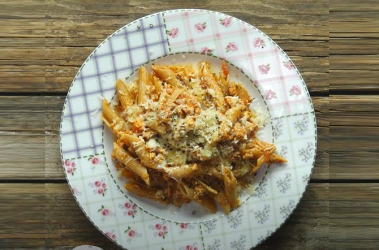Chicken Bolognese with Penne